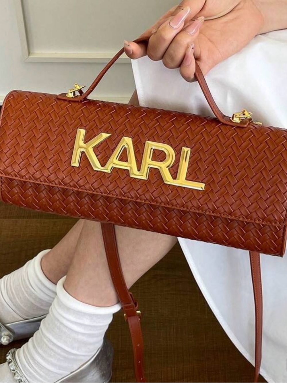 Brown Woven Vegan leather Top-Handle Bag